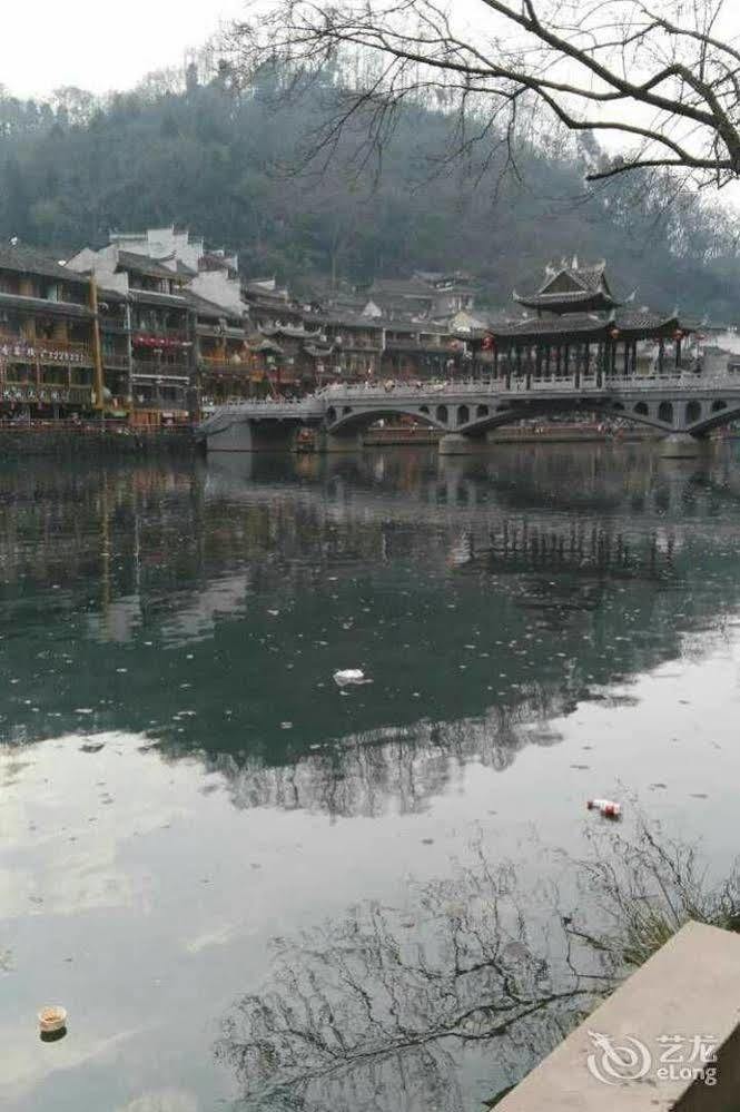 Fenghuang Waitin For You Inn מראה חיצוני תמונה