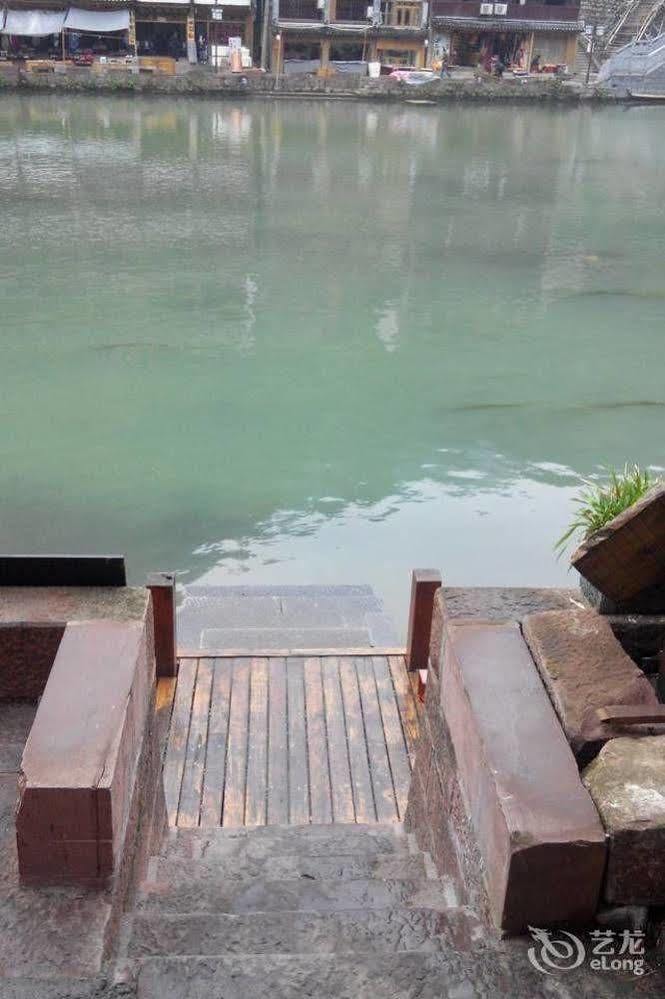 Fenghuang Waitin For You Inn מראה חיצוני תמונה